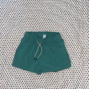 NEVER WORN!!! PREPPY VSCO Athleta Girl Medium 8-10 athletic shorts